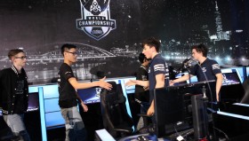 FPX战队团建活动：emoji猜英雄趣味互动，提升英雄联盟团队凝聚力